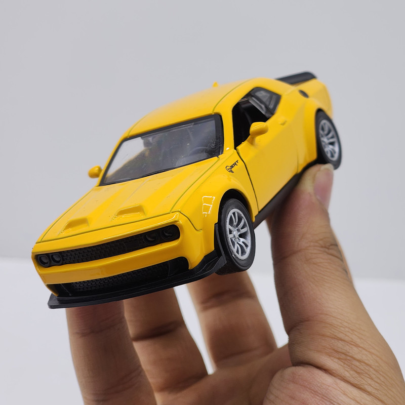 ماشین بازی ناب سل مدل فلزی عقب کش DODGE CHALLENGER SRT