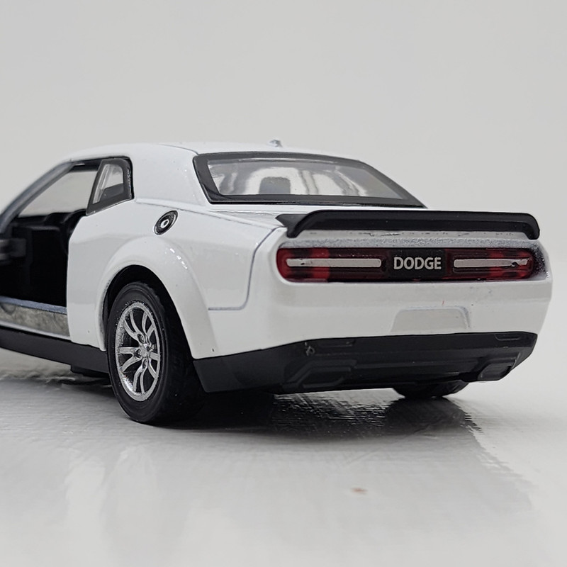 ماشین بازی ناب سل مدل فلزی عقب کش DODGE CHALLENGER SRT